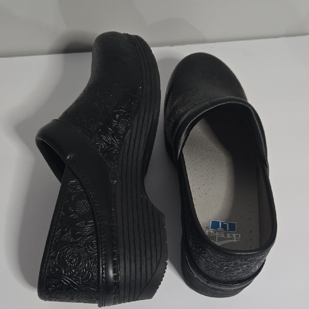 Dansko Lightweight 41/Size 11 Professional Black Tooled  Women's LT Clogs - Picture 7 of 13